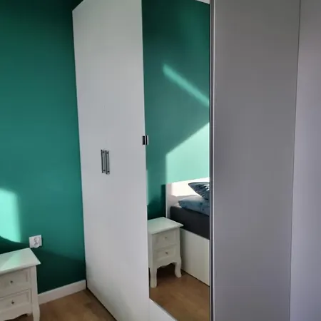 Apartment Nowy Piekny Spokojna Okolica, Zielono, W Poblizu Basen, Silownia, Galerie, Lotnisko 8 Min Radom